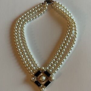 Elegant Vintage Faux Pearl and Black crystal Necklace